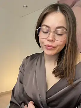 Kelly Cuutie online show from 9, 4, 2026