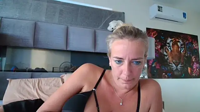 Wendysexyx online show from 9, 6, 2026