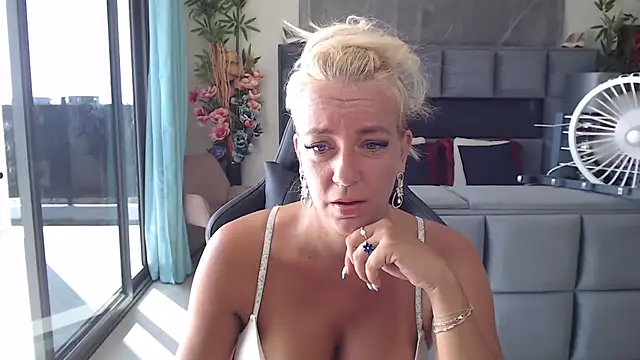 Wendysexyx online show from 2, 8, 2026