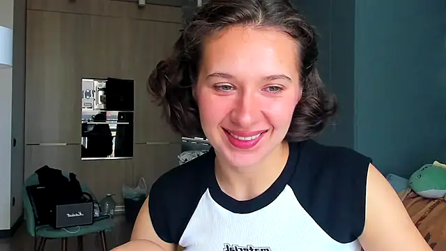 Lilith lutherlow online show from 2, 10, 2025