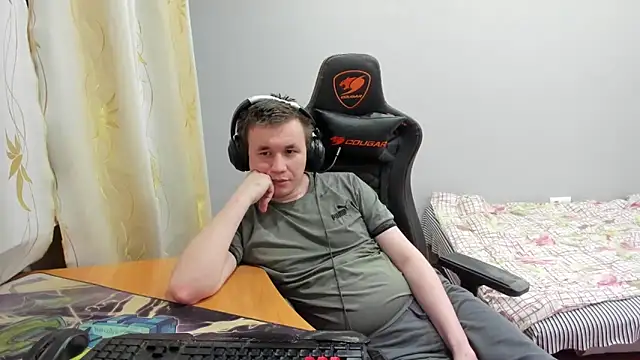 iliaskrislove online show from 4, 12, 2025