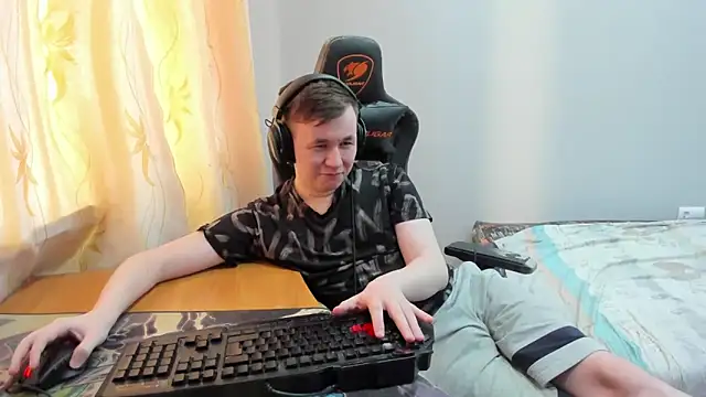 iliaskrislove online show from 28, 4, 2026