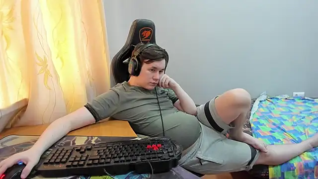 iliaskrislove online show from 19, 7, 2026