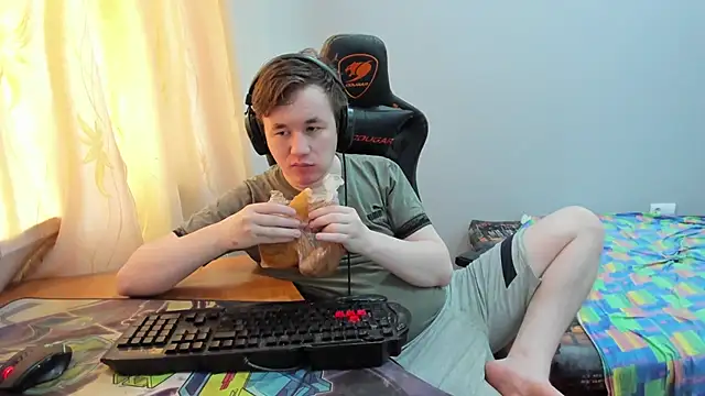 iliaskrislove online show from 20, 7, 2026