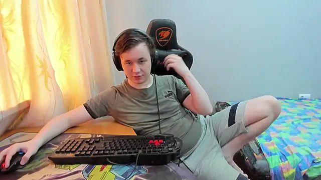 iliaskrislove online show from 23, 7, 2026