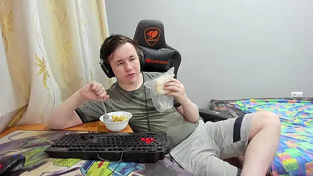 iliaskrislove online show from 23, 7, 2026
