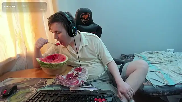 iliaskrislove online show from 28, 7, 2026