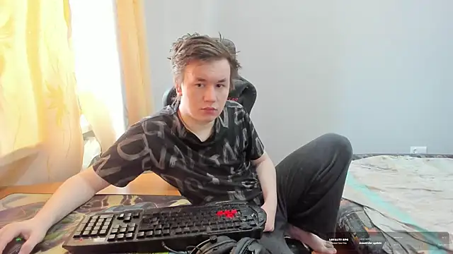 iliaskrislove online show from 6, 8, 2026