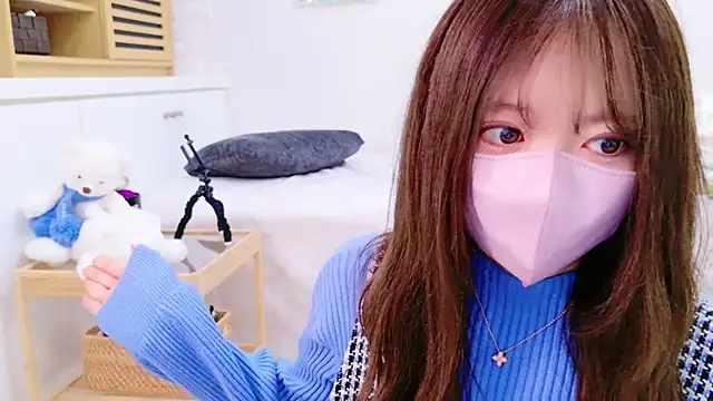 Snapshot of yuki-chi chatting on 17, 12, 2024 yuki-chi online show from 17, 12, 2024