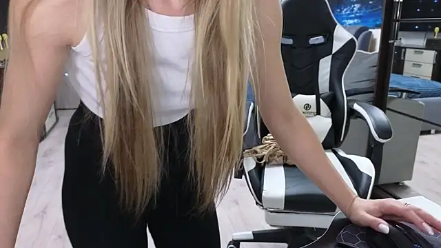 Strip-Lady online show from 17, 12, 2025