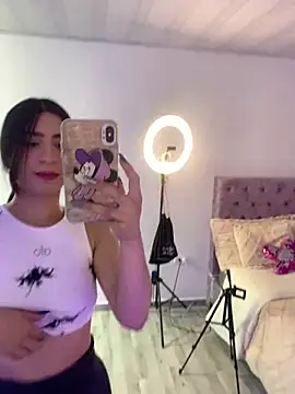 Snapshot of samantha_evans2 chatting on 11, 2, 2025 samantha evans2 online show from 11, 2, 2025