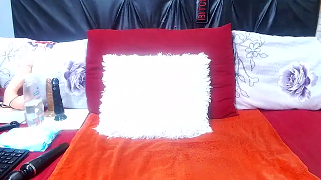 spicydiver38 online show from 14, 11, 2025