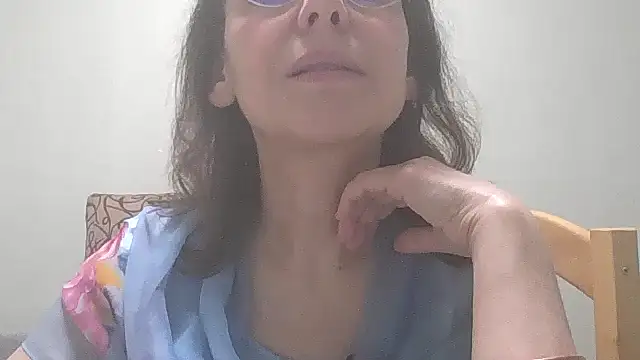 HollyJewel online show from 5, 3, 2025