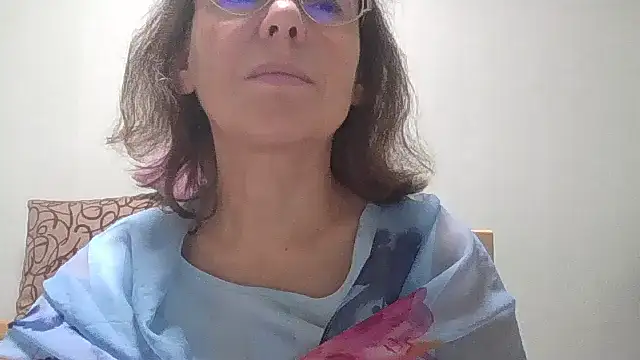 HollyJewel online show from 9, 10, 2025