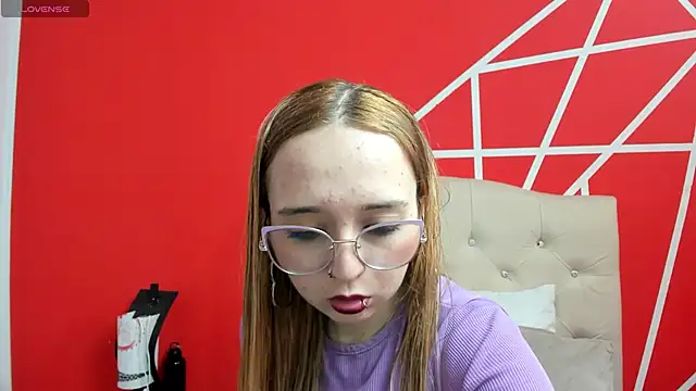 Liaroberts1 online show from 27, 12, 2024