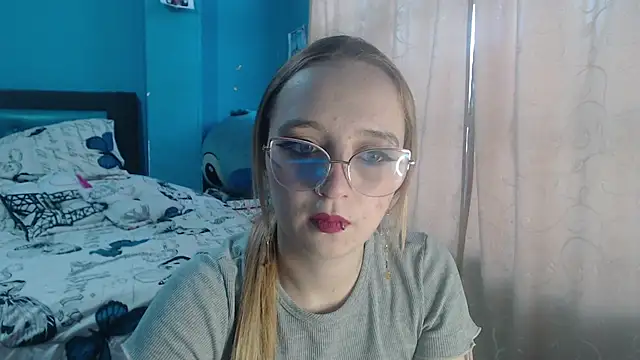 Liaroberts1 online show from 18, 2, 2025