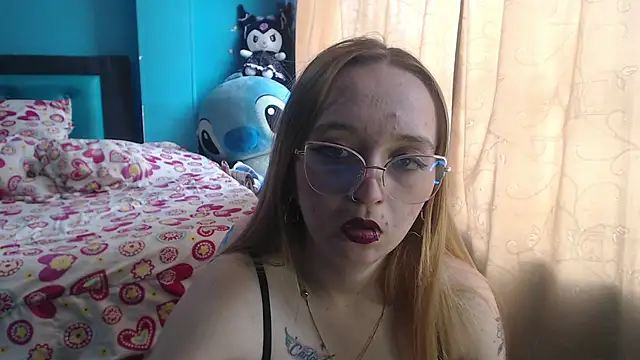 Liaroberts1 online show from 6, 3, 2025