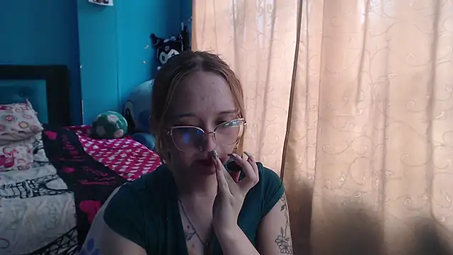 Liaroberts1 online show from 18, 3, 2025