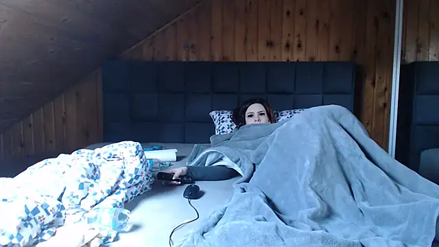 BoeseMoni1998 online show from 9, 2, 2025