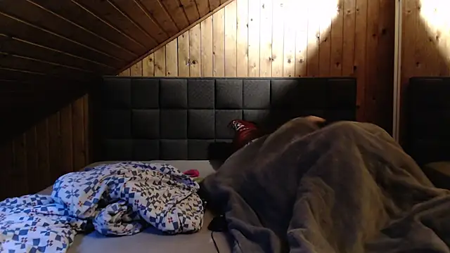 BoeseMoni1998 online show from 19, 2, 2025