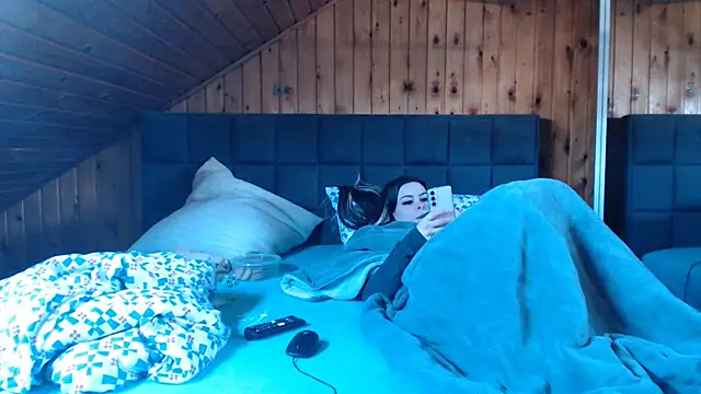 BoeseMoni1998 online show from 7, 3, 2025