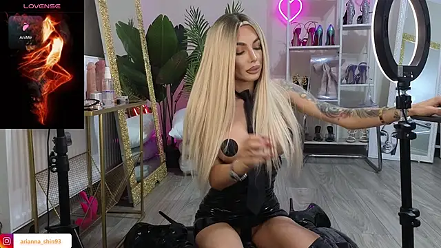 ArianaArianna online show from 5, 11, 2025