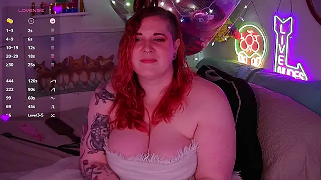 Snapshot of opalreigning chatting on 27, 10, 2025 opalreigning online show from 27, 10, 2025