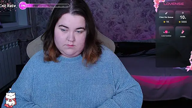 Estelle Hicks online show from 9, 10, 2025