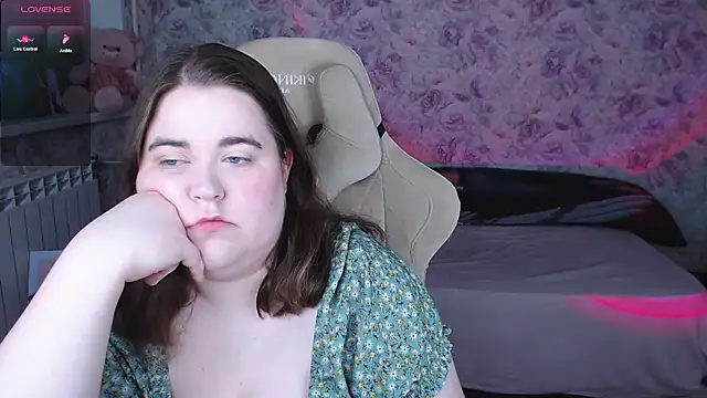 Estelle Hicks online show from 24, 6, 2026