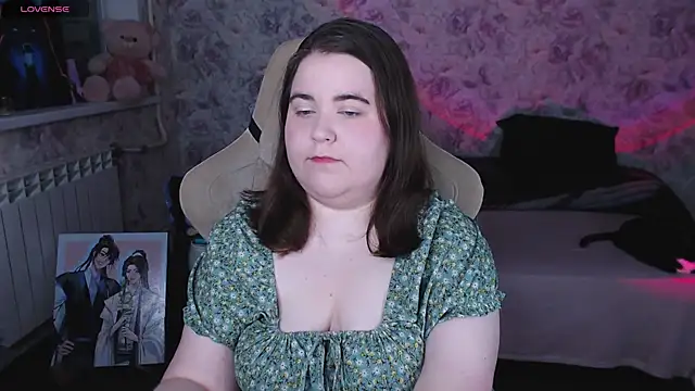 Estelle Hicks online show from 9, 7, 2026