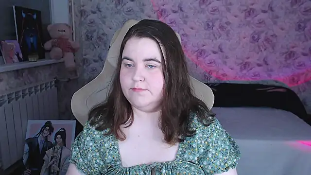 Estelle Hicks online show from 3, 8, 2026