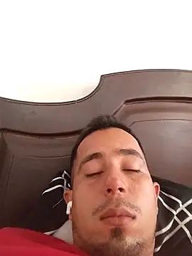 Snapshot of Edilson_1998 chatting on 25, 3, 2026 Edilson 1998 online show from 25, 3, 2026