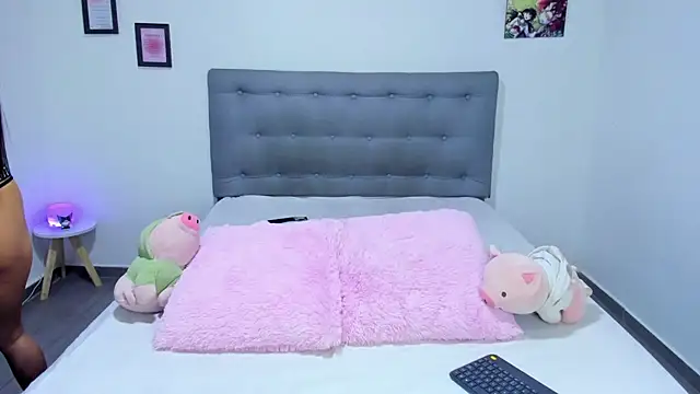 Agataowens online show from 6, 2, 2025