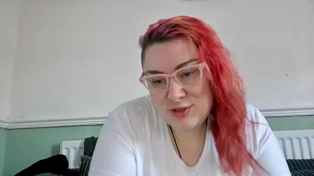 Bustycurves online show from 10, 1, 2025