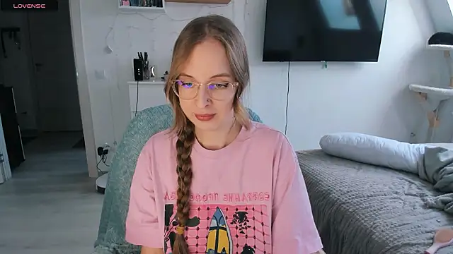 violet blue eyes online show from 16, 2, 2026