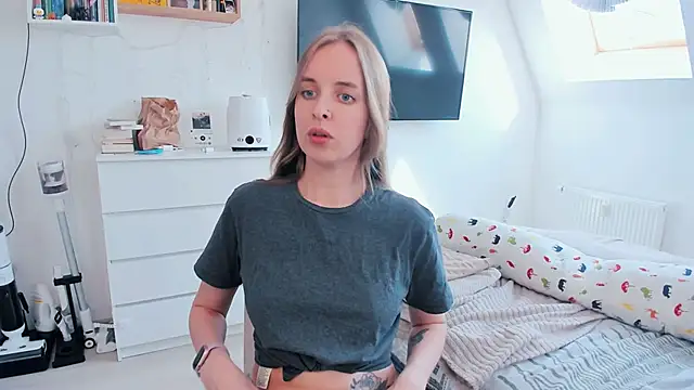 violet blue eyes online show from 6, 5, 2026