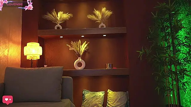 Snapshot of JustinneJade chatting on 4, 12, 2024 JustinneJade online show from 4, 12, 2024