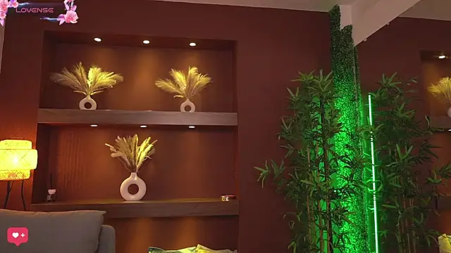 Snapshot of JustinneJade chatting on 10, 12, 2024 JustinneJade online show from 10, 12, 2024