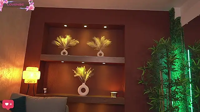 Snapshot of JustinneJade chatting on 4, 1, 2025 JustinneJade online show from 4, 1, 2025