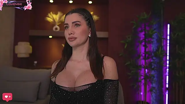 Snapshot of JustinneJade chatting on 28, 2, 2025 JustinneJade online show from 28, 2, 2025