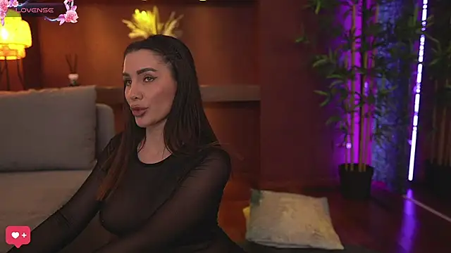 Snapshot of JustinneJade chatting on 10, 3, 2025 JustinneJade online show from 10, 3, 2025