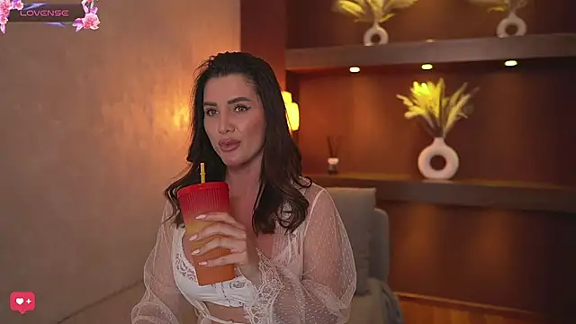 Snapshot of JustinneJade chatting on 13, 3, 2025 JustinneJade online show from 13, 3, 2025