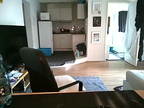Snapshot of mihaimichael chatting on 23, 6, 2026 mihaimichael online show from 23, 6, 2026