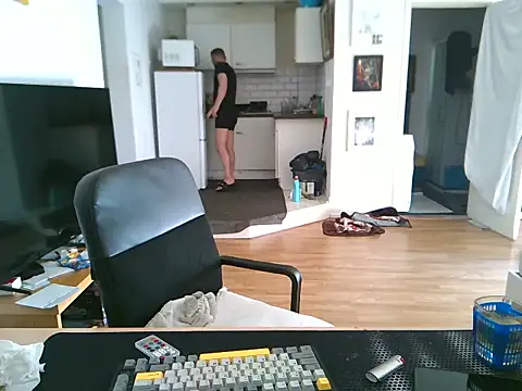Snapshot of mihaimichael chatting on 25, 6, 2026 mihaimichael online show from 25, 6, 2026