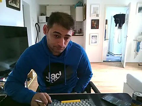 Snapshot of mihaimichael chatting on 8, 7, 2026 mihaimichael online show from 8, 7, 2026