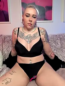 nora the strange online show from 13, 5, 2026