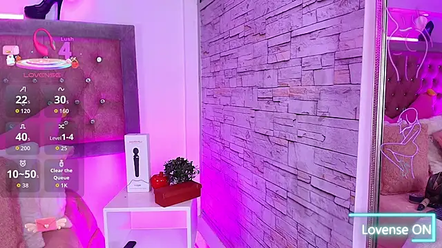 Tayzon Foxxx online show from 28, 10, 2025