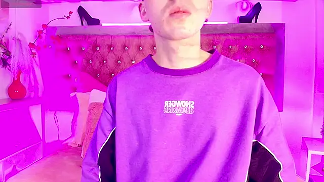 Tayzon Foxxx online show from 11, 11, 2025