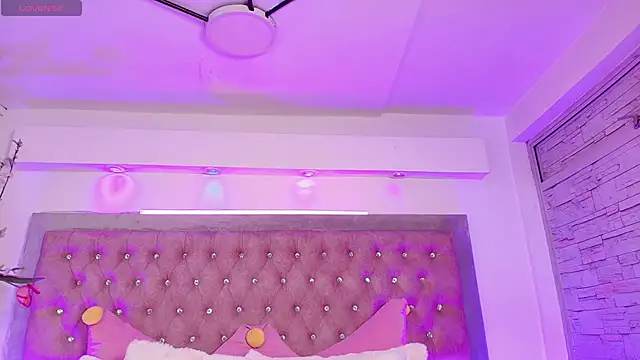 Tayzon Foxxx online show from 26, 11, 2025