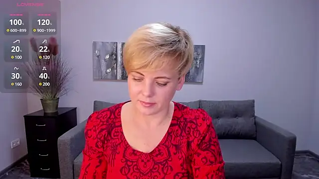 Julia Wilsone online show from 12, 1, 2025